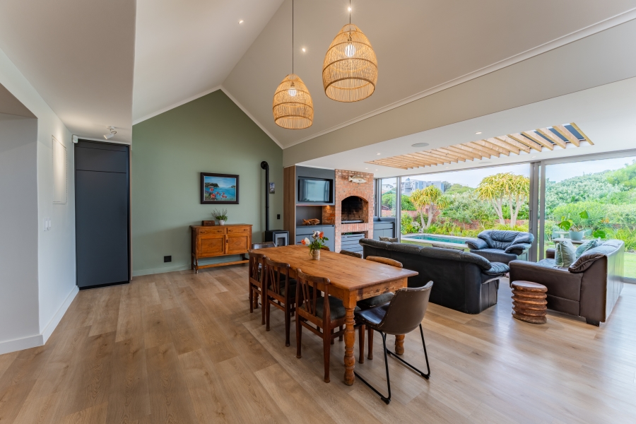 4 Bedroom Property for Sale in Cape St Francis Eastern Cape